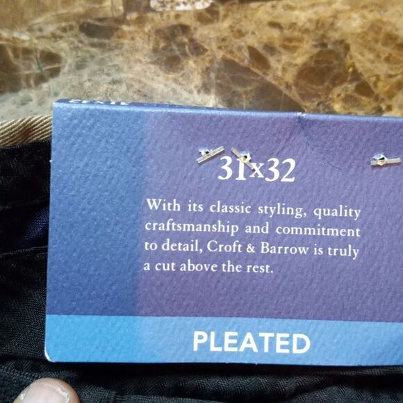 Croft and Barrow Pleated Khaki Pants - Picture 6 of 7